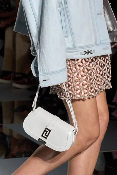 Look 95